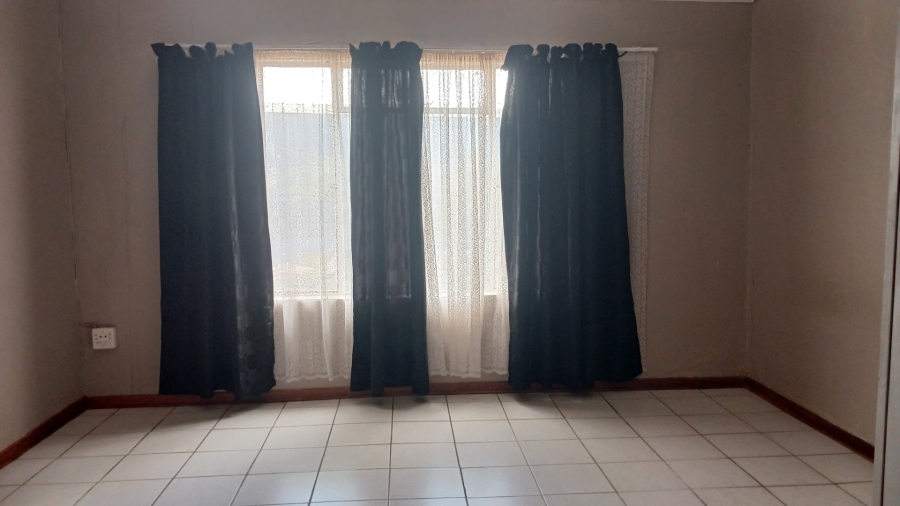  Bedroom Property for Sale in Vredenhof Sh Free State